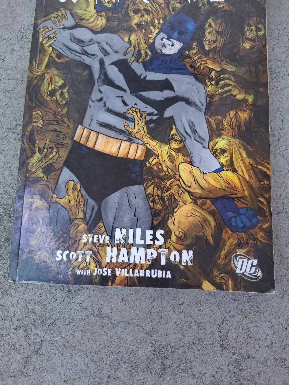 Batman Comic Book - Picture 3 of 8